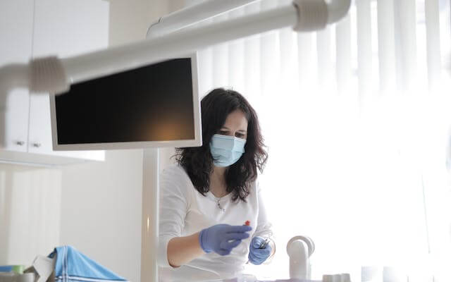 What Is A Temp Dental Assistant